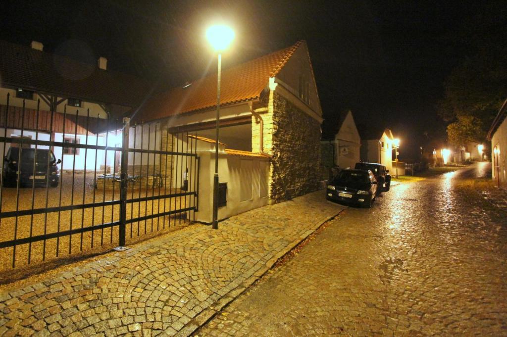 Holubnik Statecnych Zen Kralovych Luze Exterior photo