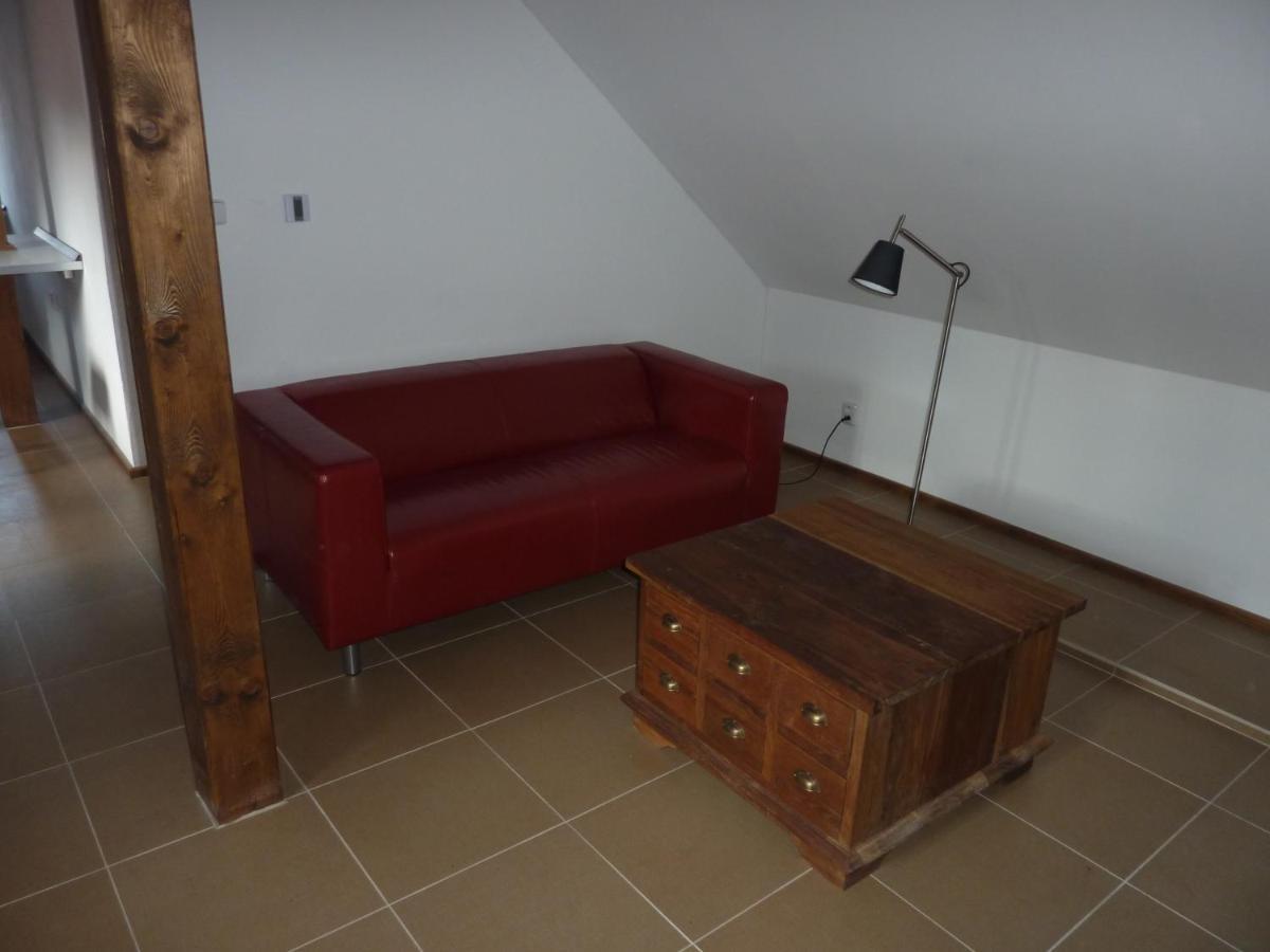 Holubnik Statecnych Zen Kralovych Luze Room photo